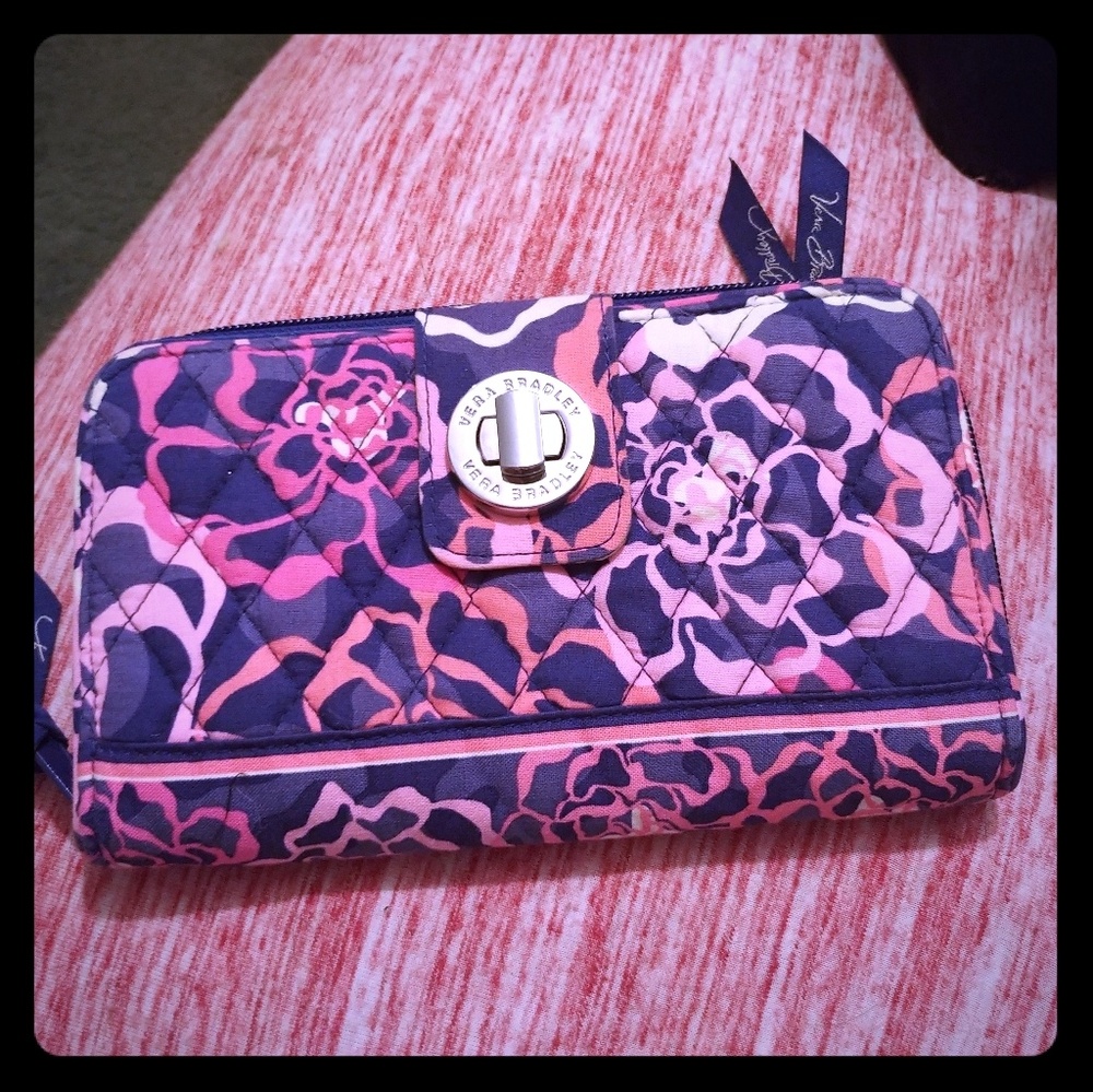 Vera Bradley turn wallet